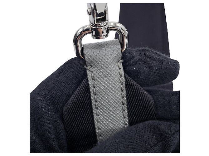 Borsa a tracolla Prada Triangle in pelle Saffiano Marrone Nero - vista 12