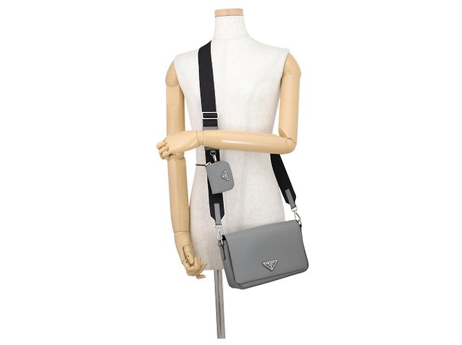 Borsa a tracolla Prada Triangle in pelle Saffiano Marrone Nero - vista 4