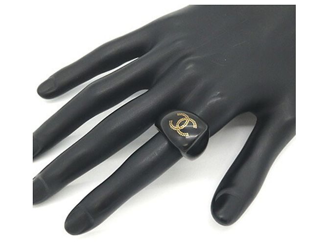 Anello in resina marrone scuro Chanel - vista 7