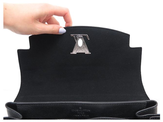 BORSA A MANO LOUIS VUITTON LOCKME EVER M51395 IN PELLE NERA BORSA A TRACCOLLA Nero - vista 10
