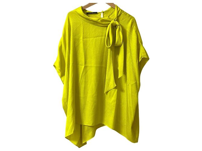 Autre Marque Conjunto de seda Carolina Herrera Amarillo - vista 2