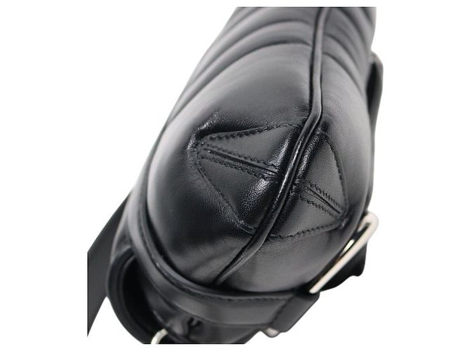 Gucci Schultertasche aus schwarzem Leder mit Pferdebit - Ansicht 5