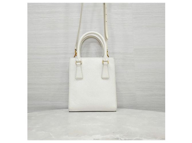 Prada Mini bolso tote bandolera en piel Saffiano blanca Blanco - vista 3
