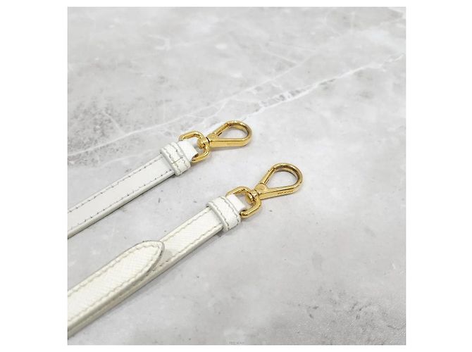 Prada Mini bolso tote bandolera en piel Saffiano blanca Blanco - vista 6