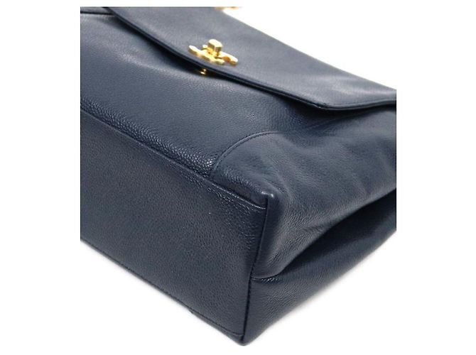 Chanel Borsa a tracolla con patta in pelle caviar blu navy - vista 6