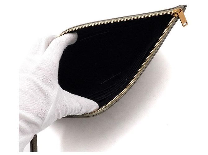 Saint Laurent Borsa Clutch in pelle kaki con tracolla per tablet - vista 6