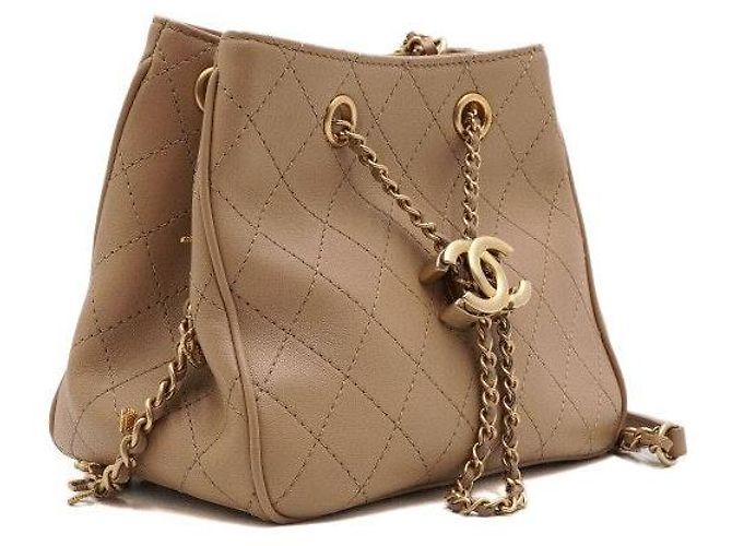 Chanel Bolsa de ombro em couro de bezerro acolchoado bege com cordão e corrente dourada Marrom - vista 3