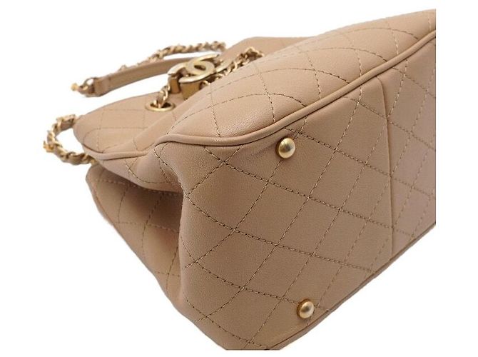 Chanel Bolsa de ombro em couro de bezerro acolchoado bege com cordão e corrente dourada Marrom - vista 7