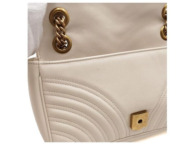 Gucci Borsa a tracolla bianca matelassé chevron con catena dorata Bianco - vista 9