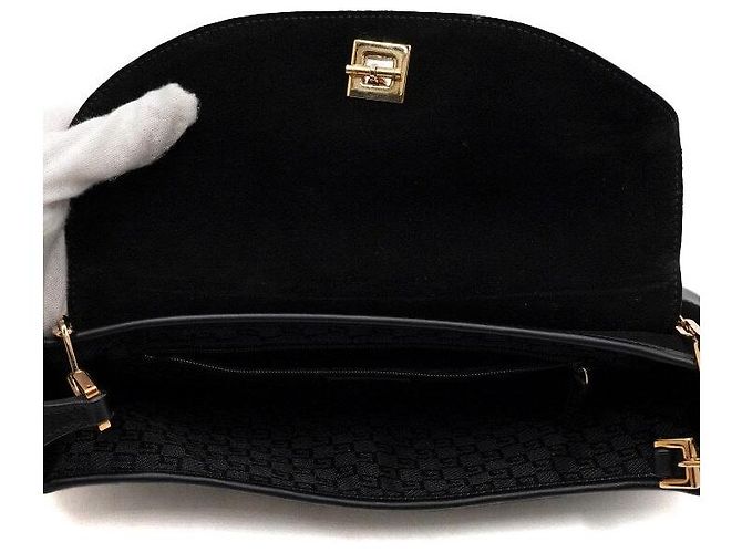 Gucci Borsa a spalla e crossbody con patta in camoscio nero, logo e ciondolo tigre dorato - vista 6
