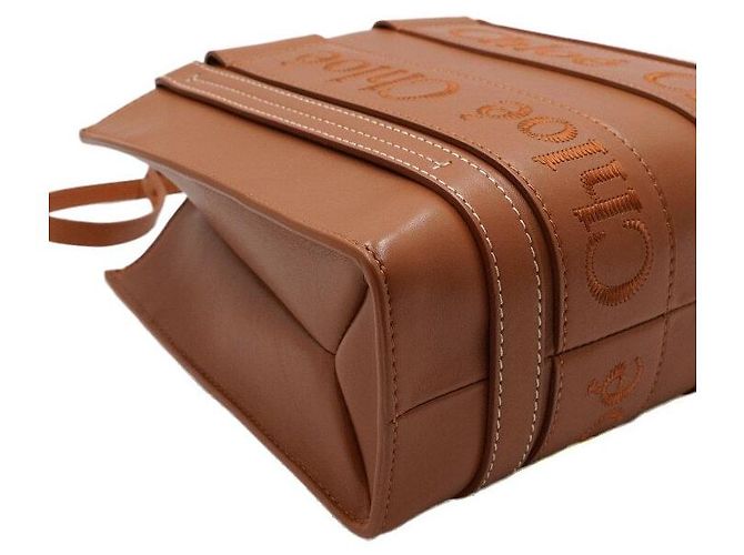 Chloé Borsa Tote Woody Piccola in Pelle Marrone - vista 8