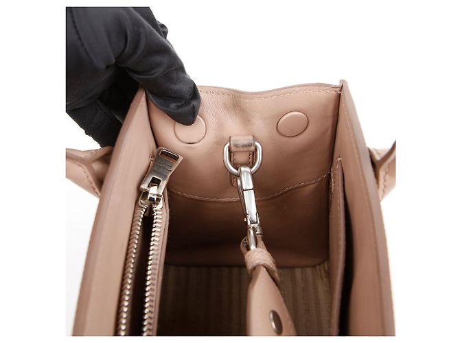 Prada Borsa Tote piccola Monochrome in pelle Saffiano Rosa - vista 11