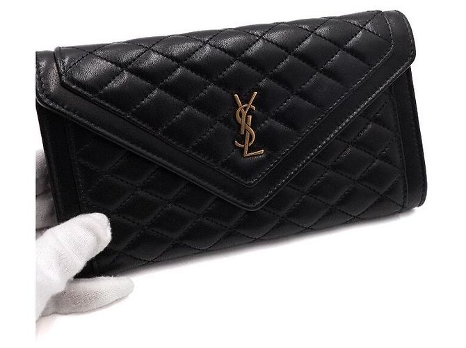 Saint Laurent Cartera con solapa de piel de cordero acolchada negra - vista 10