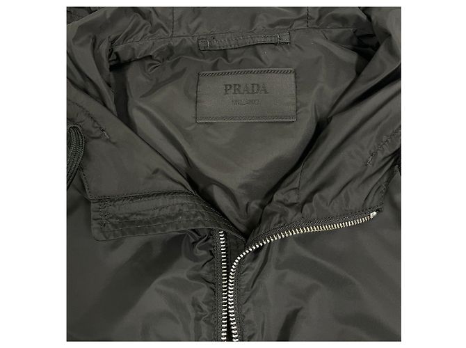 Prada Re-Nylon Windjacke mit Dreiecks-Logo Schwarz - Ansicht 5
