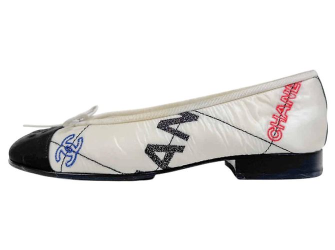 Chanel Ballerinas mit gesticktem Schleifen-Logo White Weiß - Ansicht 5