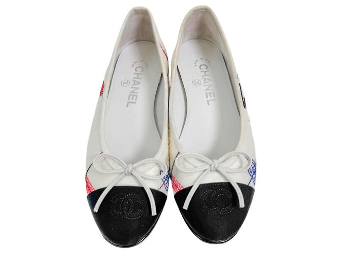Chanel Ballerinas mit gesticktem Schleifen-Logo White Weiß - Ansicht 7