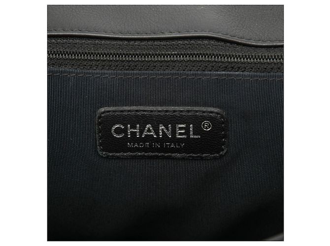 Borsa a tracolla Chanel Boy Matelassé in pelle di agnello nera Nero - vista 5