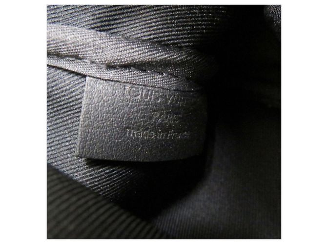 Louis Vuitton Trio Messenger Monogram Shadow Handbag Pouch Nero - vista 5