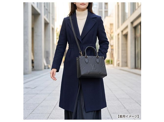 Borsa a tracolla Louis Vuitton OnTheGo PM Monogram Empreinte Nero - vista 11