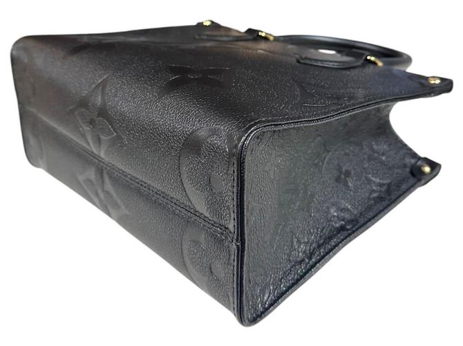 Borsa a tracolla Louis Vuitton OnTheGo PM Monogram Empreinte Nero - vista 4