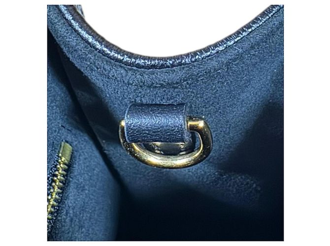 Borsa a tracolla Louis Vuitton OnTheGo PM Monogram Empreinte Nero - vista 9