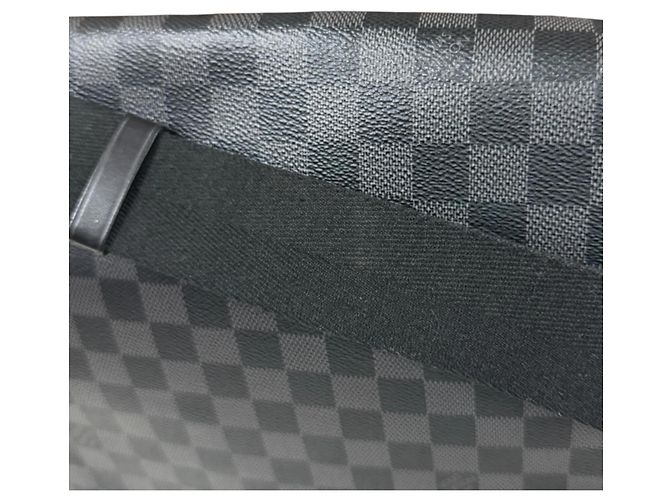 Borsa a tracolla Louis Vuitton District MM NM Damier Graphite Marrone Nero - vista 16