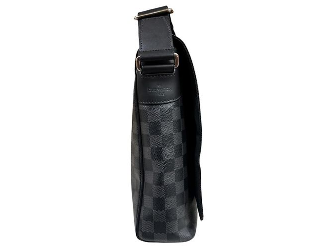 Borsa a tracolla Louis Vuitton District MM NM Damier Graphite Marrone Nero - vista 4