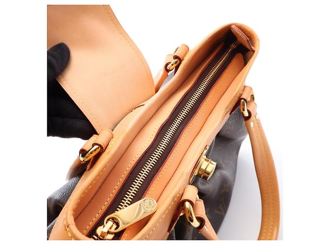 Borsa a mano Louis Vuitton Boetie PM Monogram Marrone - vista 15