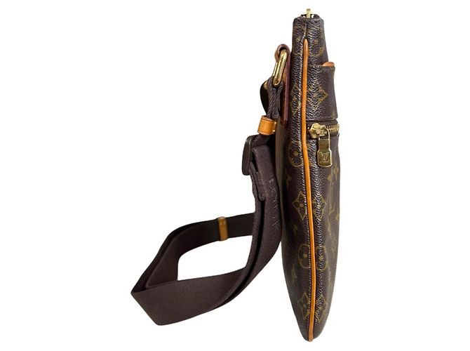 Borsa a tracolla Louis Vuitton Pochette Valmy Monogram Marrone - vista 4