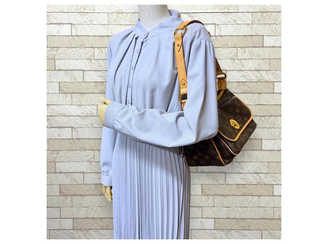 Borsa a tracolla Louis Vuitton Tikal GM Monogram Marrone - vista 2