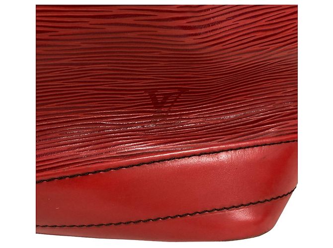 Bolsa de Ombro Louis Vuitton Noe em Couro Epi Castilian Red Vermelho - vista 10