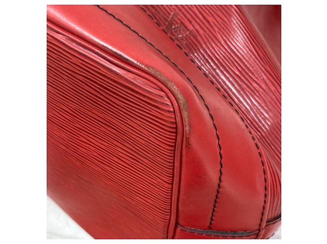 Bolsa de Ombro Louis Vuitton Noe em Couro Epi Castilian Red Vermelho - vista 12
