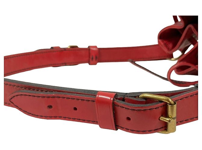 Bolsa de Ombro Louis Vuitton Noe em Couro Epi Castilian Red Vermelho - vista 16