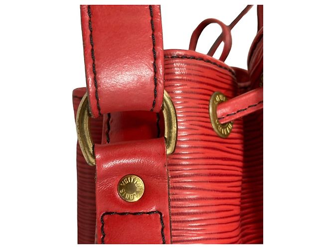 Bolsa de Ombro Louis Vuitton Noe em Couro Epi Castilian Red Vermelho - vista 17