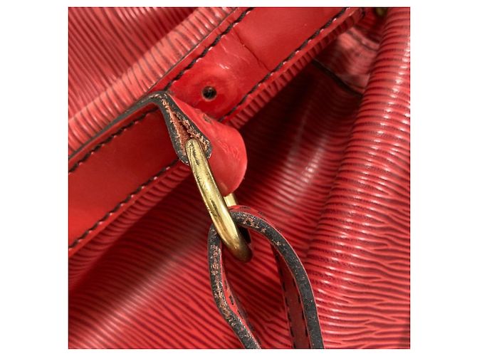 Bolsa de Ombro Louis Vuitton Noe em Couro Epi Castilian Red Vermelho - vista 18