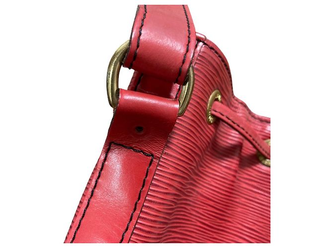 Bolsa de Ombro Louis Vuitton Noe em Couro Epi Castilian Red Vermelho - vista 19