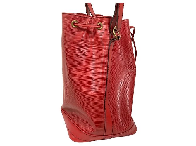 Bolsa de Ombro Louis Vuitton Noe em Couro Epi Castilian Red Vermelho - vista 3