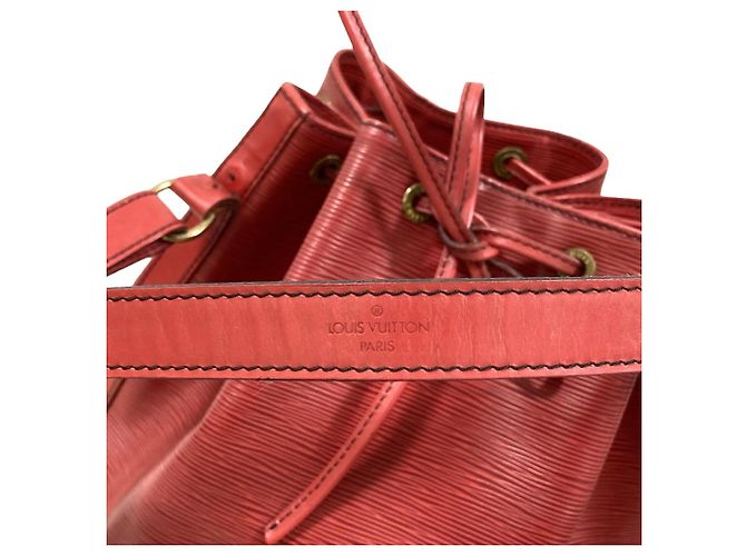 Bolsa de Ombro Louis Vuitton Noe em Couro Epi Castilian Red Vermelho - vista 8