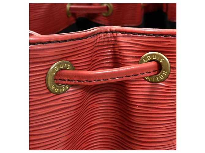 Bolsa de Ombro Louis Vuitton Noe em Couro Epi Castilian Red Vermelho - vista 9