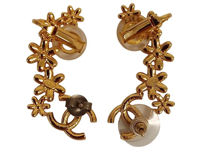 Orecchini CHANEL I23A Coco Mark Flower Motif D'oro - vista 3