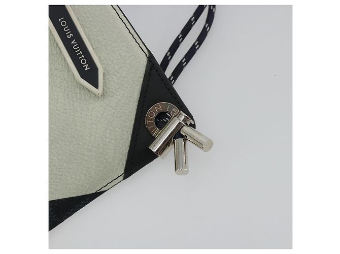 LOUIS VUITTON Damier Cobalt America's Cup Pochette Phone N41630 LV Auth BA14729A - vista 8