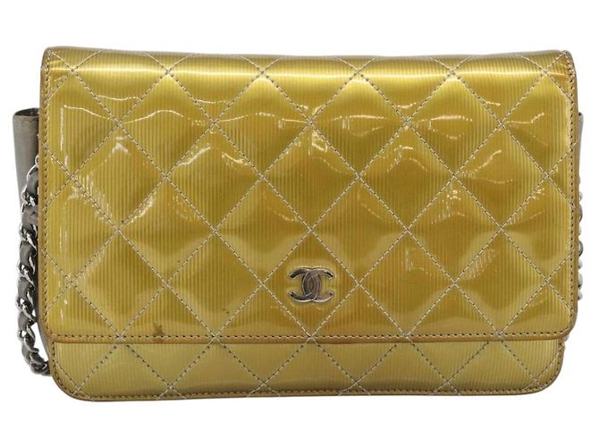 CHANEL Matelasse Chain Shoulder Wallet Patent Gold Silver CC Auth 196109 Argento D'oro - vista 13