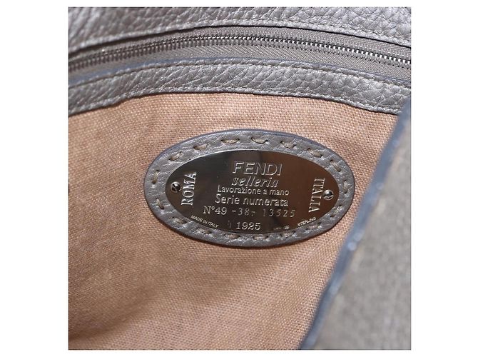 FENDI Celeria Handtasche aus Leder Grau Silber Auth 195694A Braun - Ansicht 17