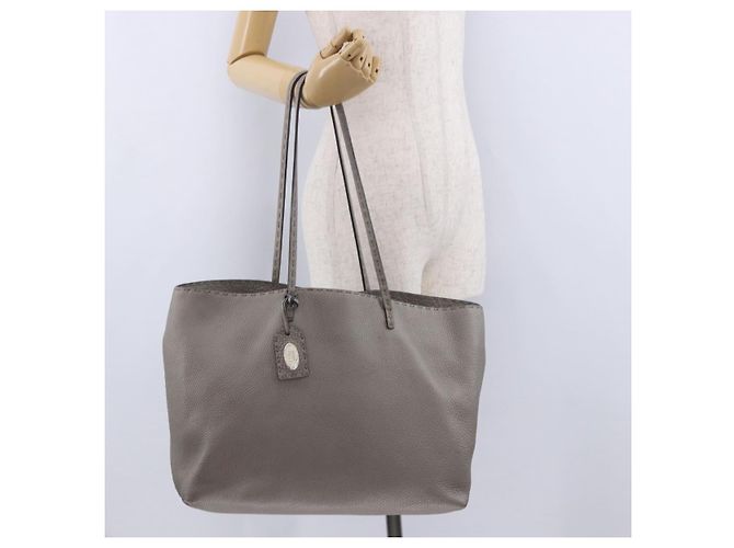 FENDI Celeria Handtasche aus Leder Grau Silber Auth 195694A Braun - Ansicht 22