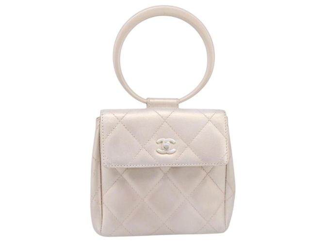 Borsa a mano CHANEL Matelasse in pelle bianca CC Auth 196360M Bianco - vista 13