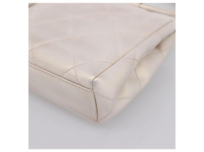 Borsa a mano CHANEL Matelasse in pelle bianca CC Auth 196360M Bianco - vista 15