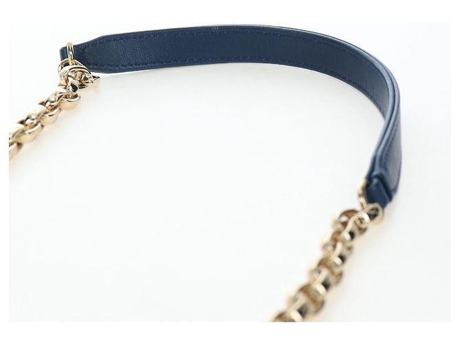 Borsa a tracolla CHANEL Matelasse con catena in pelle d'agnello blu e oro CC Auth 196001M D'oro - vista 16