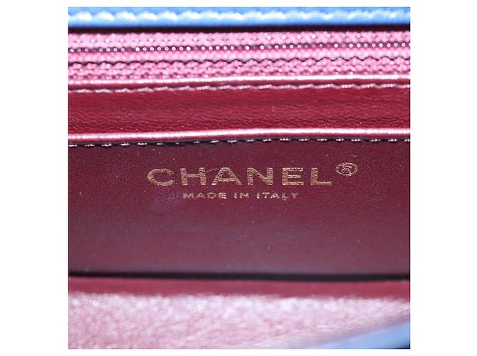 Borsa a tracolla CHANEL Matelasse con catena in pelle d'agnello blu e oro CC Auth 196001M D'oro - vista 23