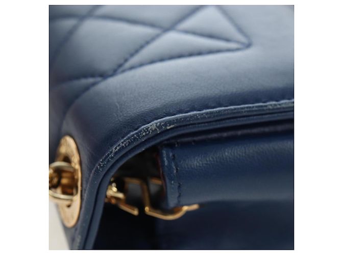 Borsa a tracolla CHANEL Matelasse con catena in pelle d'agnello blu e oro CC Auth 196001M D'oro - vista 4