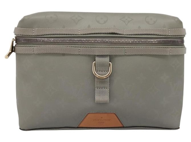 Borsa Messenger PM LOUIS VUITTON Monogram Titanium Grigio M43889 LV Auth ka5662V Marrone - vista 13